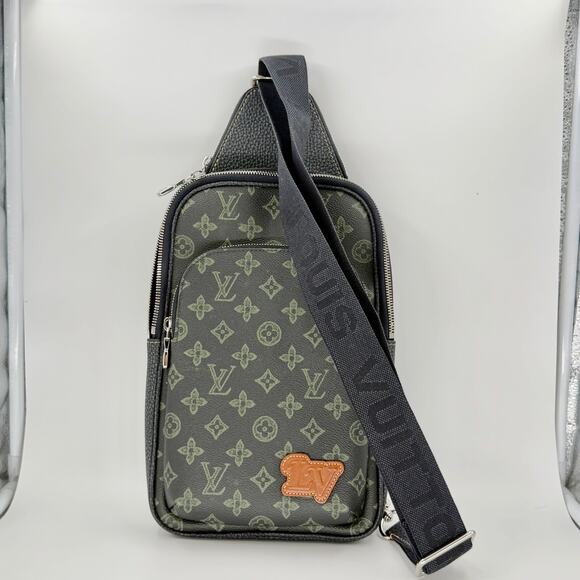 Louis Vuitton Avenue Sling Body Bag - Picture 1 of 5